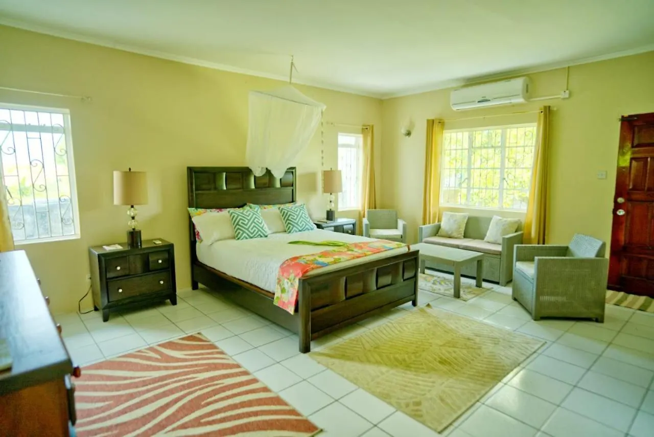 Casa vacanze Almarlene House, Spacious Home Sea View, Large Pool, Patios, Cot, Cook Gros Islet