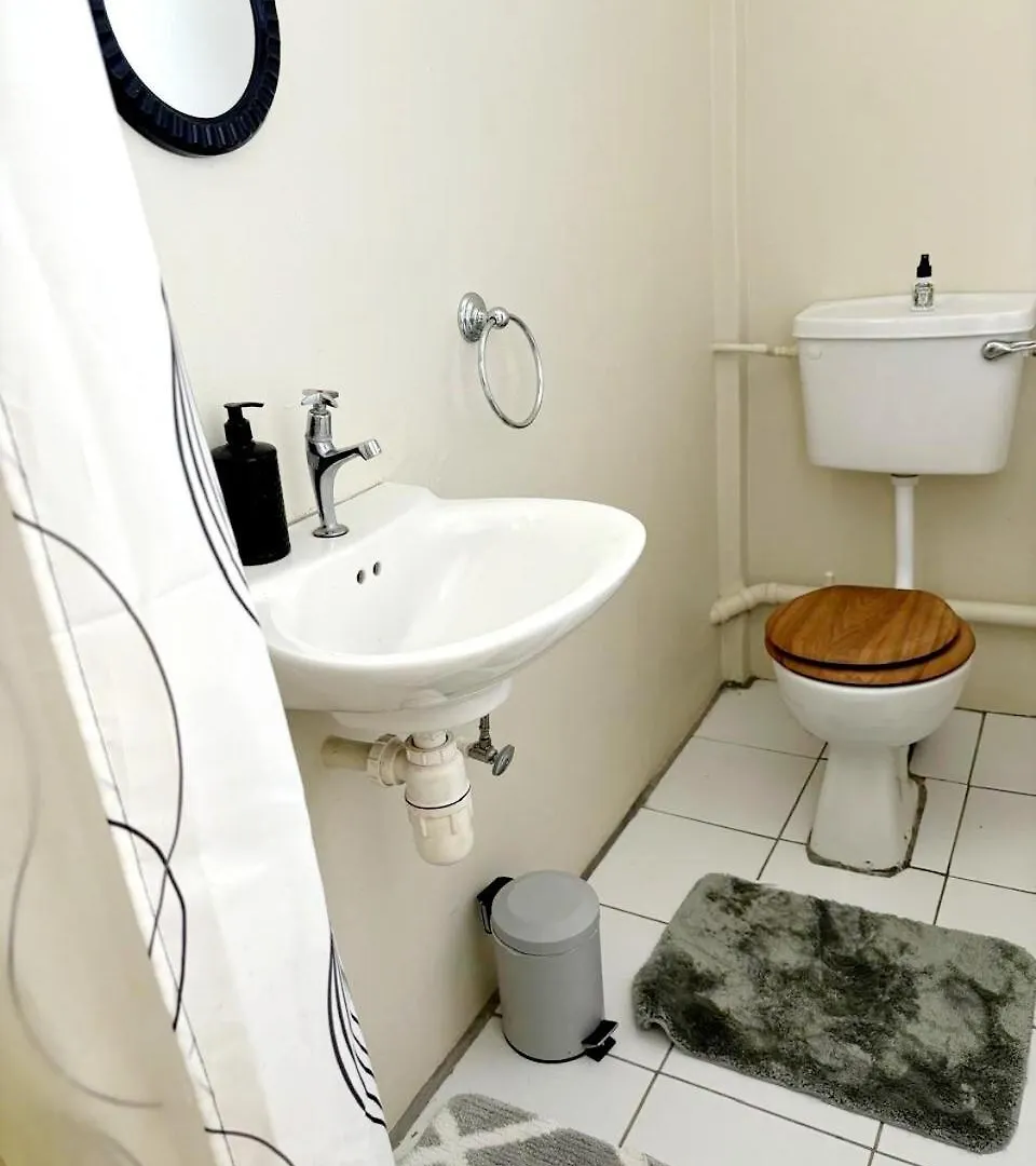 Ferienhaus Almarlene House, Spacious Home Sea View, Large Pool, Patios, Cot, Cook Gros Islet